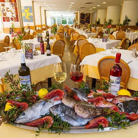 Ecoresort Le Sirene - Caroli 酒店