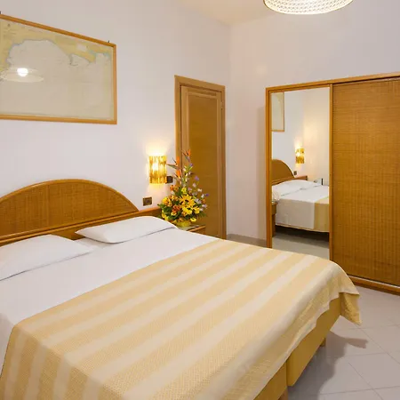 Ecoresort Le Sirene - Caroli מלון 3*