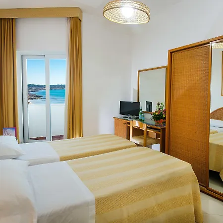 Готель Ecoresort Le Sirene - Caroli 3*